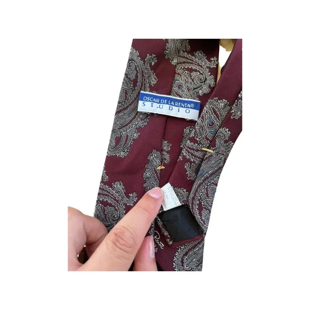 Vintage Oscar de la Renta Studio Maroon Paisley Poly/Silk Necktie